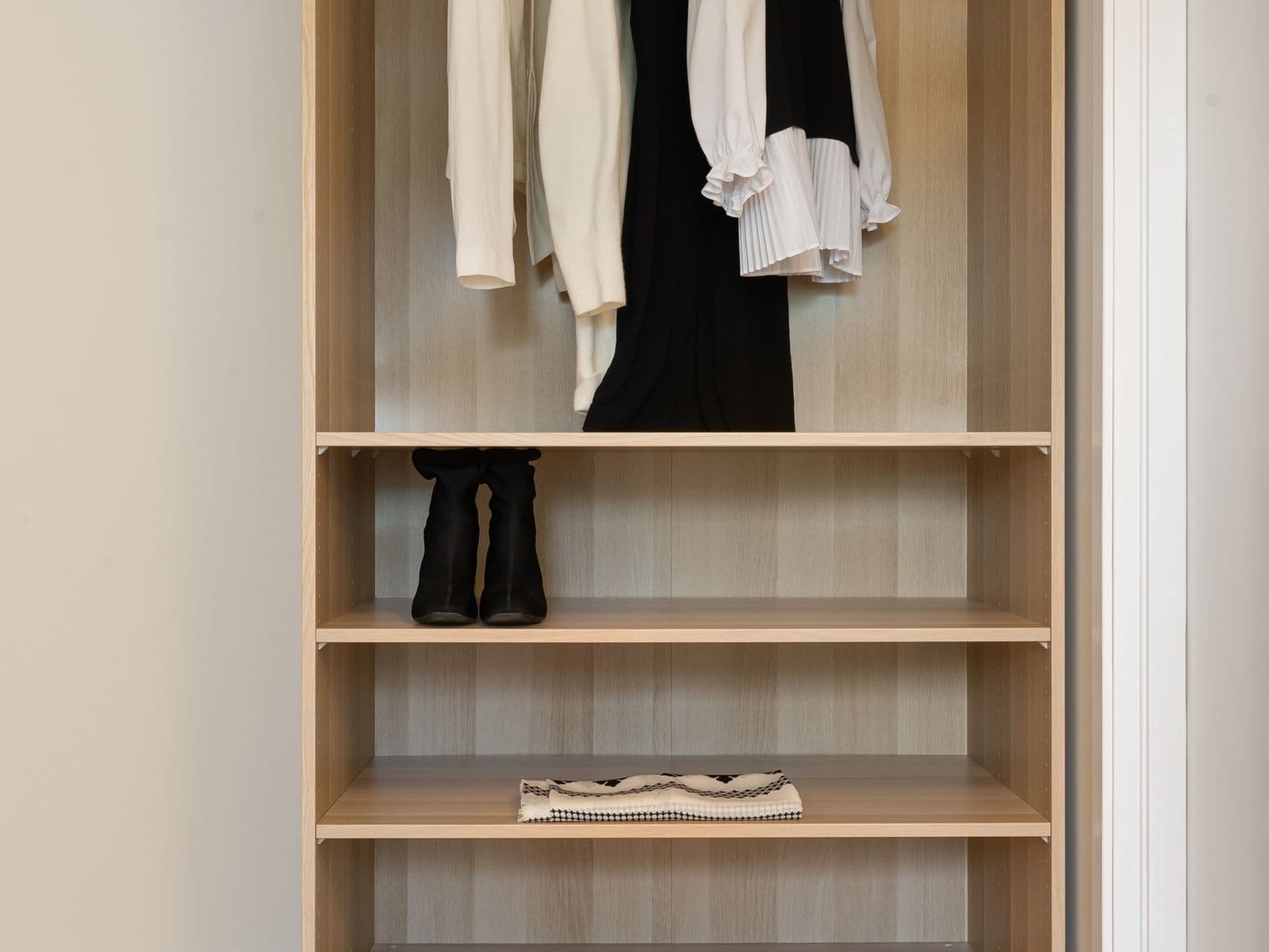 Referencia de materiales y composición de un interior